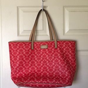 Coach signature tote bag.